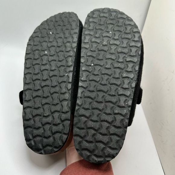 CUSHIONAIRE Womens Clog 7.5 BLACK FUR - Picture 5 of 7